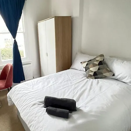 Cricklewood Boutique Stay London Room photo